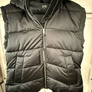 Abercrombie & Fitch Black Puffer Vest